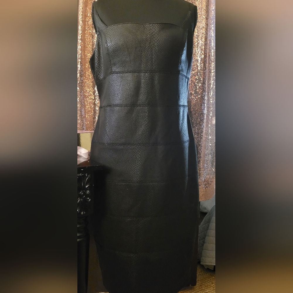 Chic Black Sleeveless Textured Dress